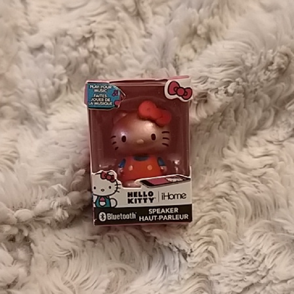 Hello Kitty Mini Bluetooth Speaker - Picture 1 of 8